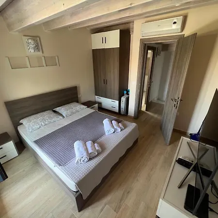 Luxury Maisonette Blue Stone Hanióti